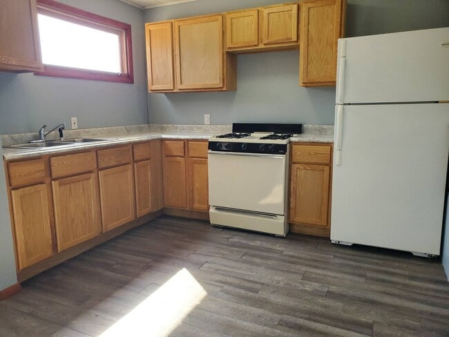 Photo - 200 W St Paul St