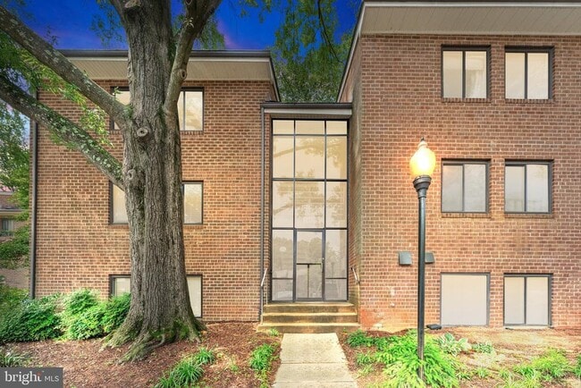 Building Photo - 1413 Northgate Square Unit 2A Rental
