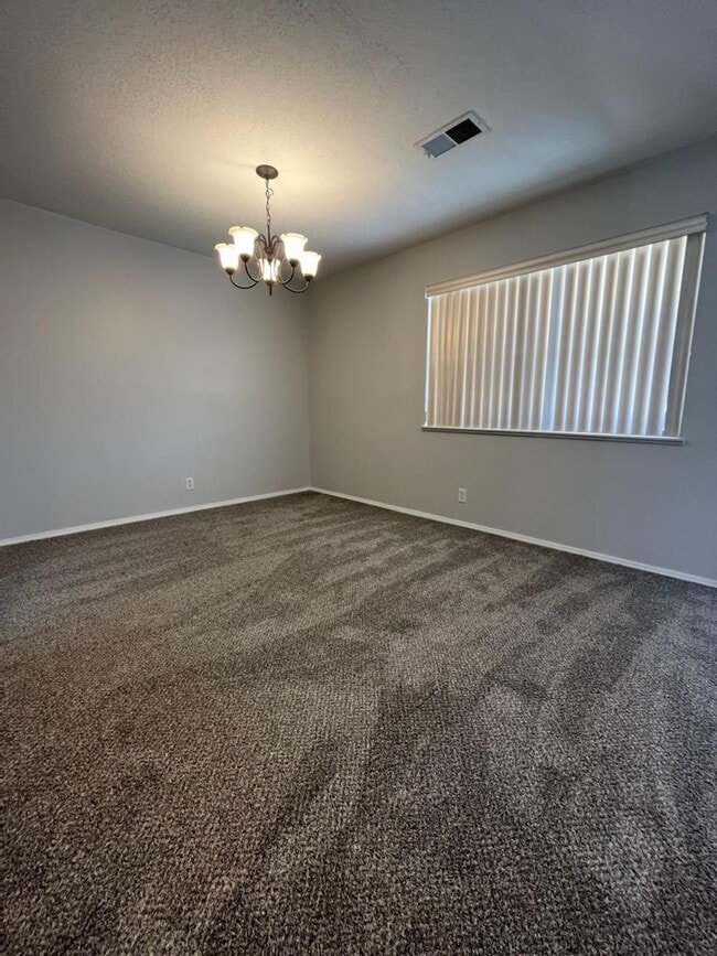 Photo - 805 Country Club Dr SE
