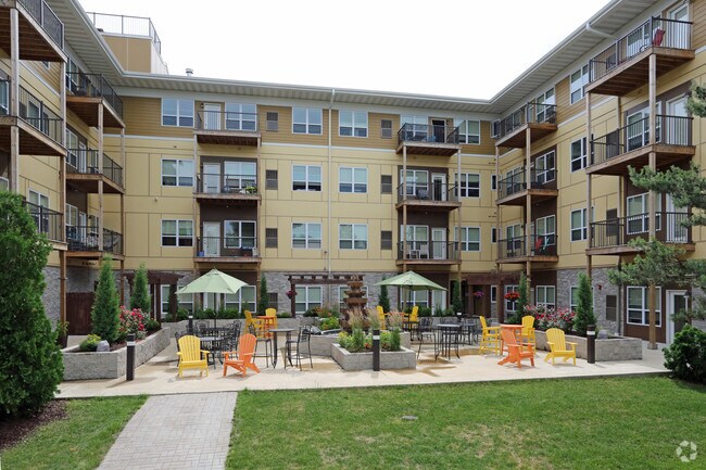 Common Patio Area - Granite Ridge Apartments