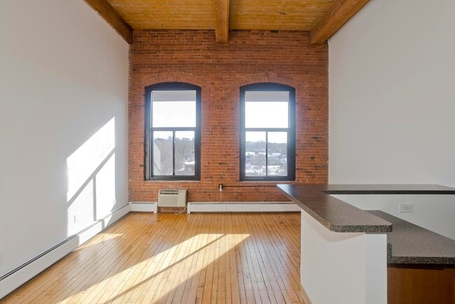 Photo - 45 Willow St Unit 1