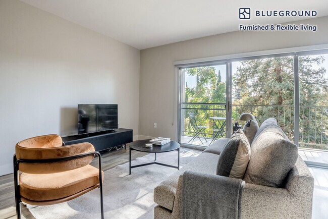 535 Everett Ave Unit SI FL3-ID1496