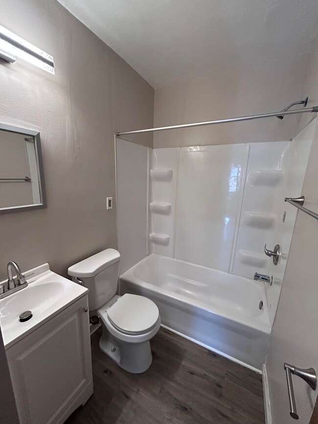Building Photo - 3739 Fremont Ave N Unit 1