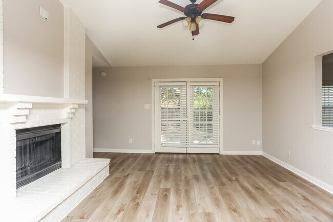 Photo - 458 Rainier St