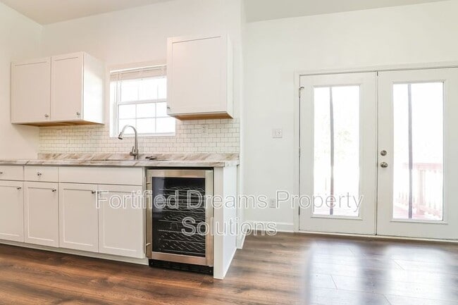 Photo - 4505 Holland Rd