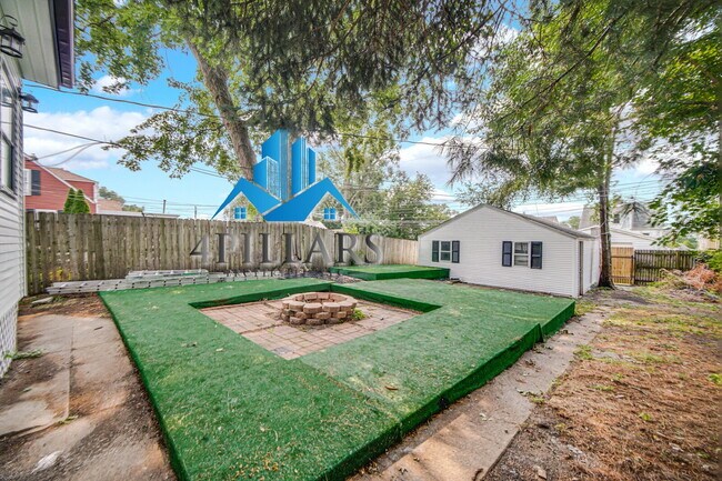 "Charming 3-Bedroom Hammond Home with Hardwood Floors & Finished Basement - 2025 Sq Ft of Comfort!"
