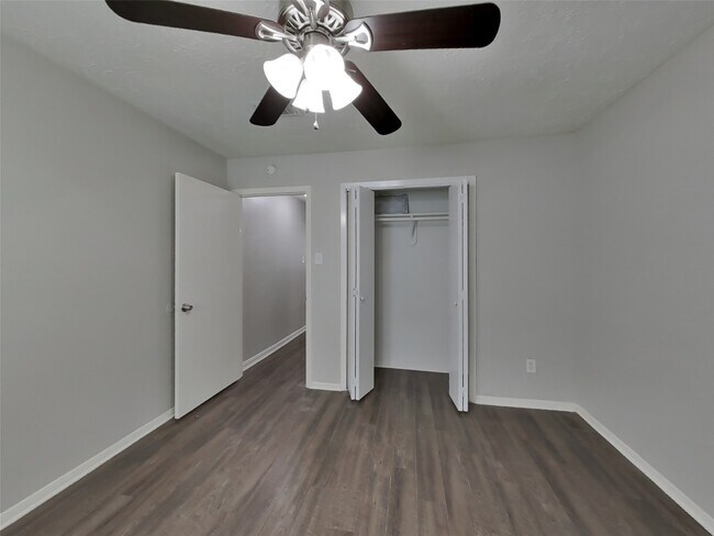 Photo - 4227 Burkegate Dr