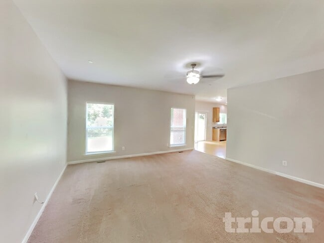 Photo - 4620 Van Leer Ct