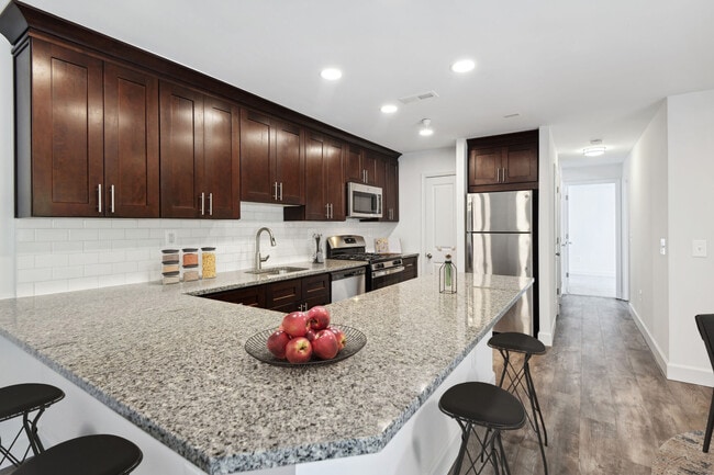 Photo - Hampton Manor Apartments & Townhomes