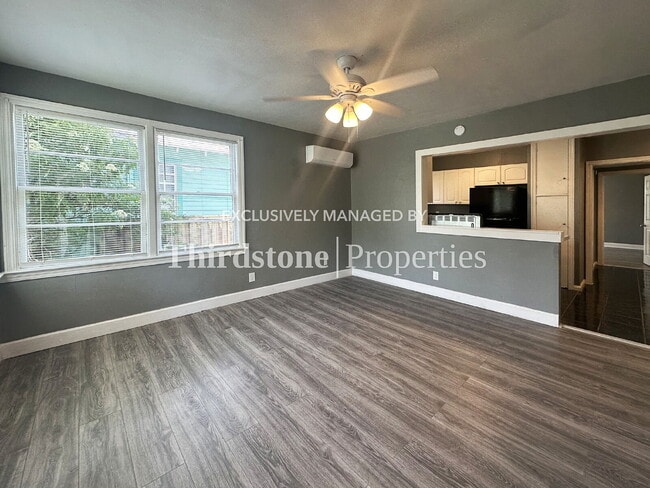 Photo - 2659 College St Unit 1
