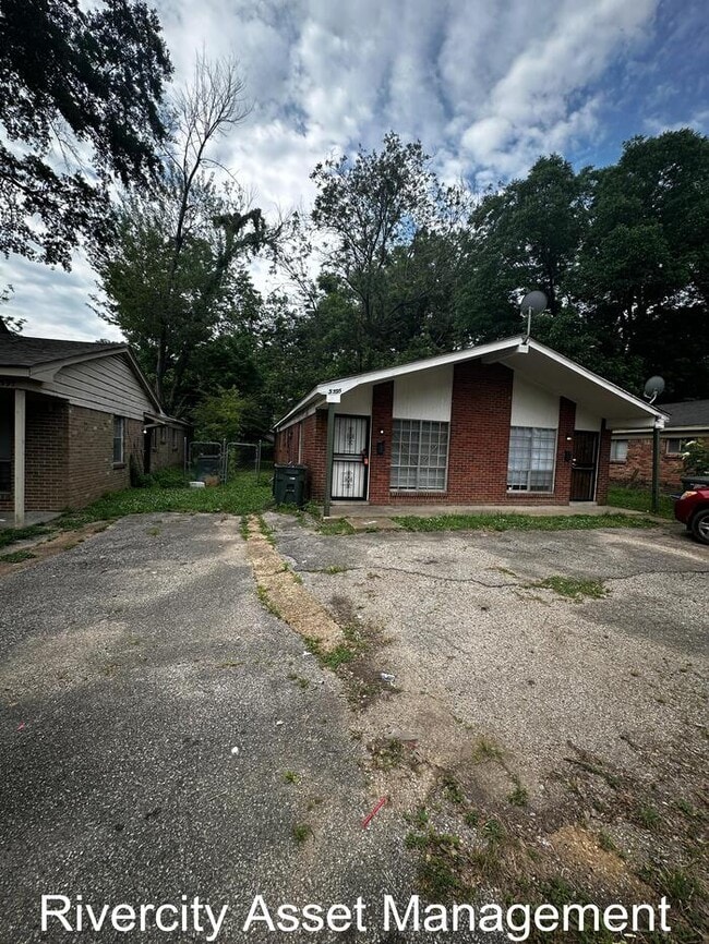 Charming Duplex Near University of Memphis... - Charming Duplex Near University of Memphis... Casa Adosada