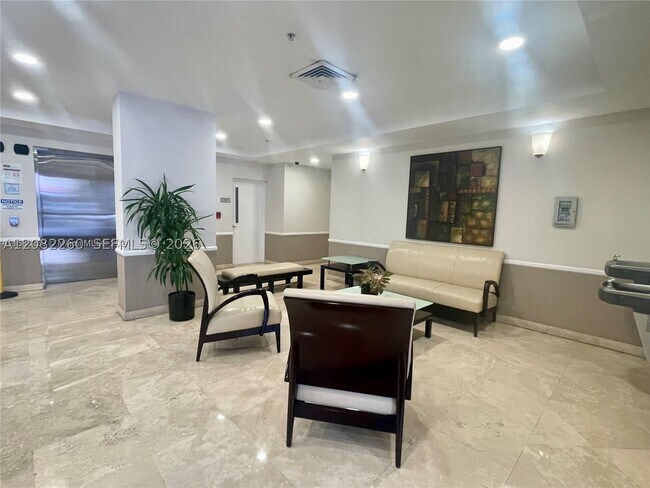 Photo - 900 SW 8th St Unit 808