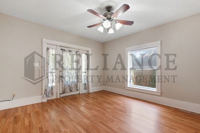 Photo - 1923 N Burns Ave