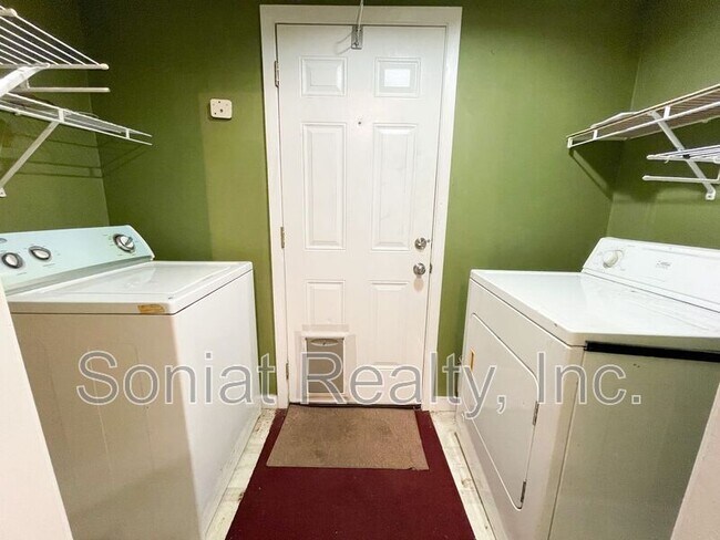 Photo - 1403 Murl St