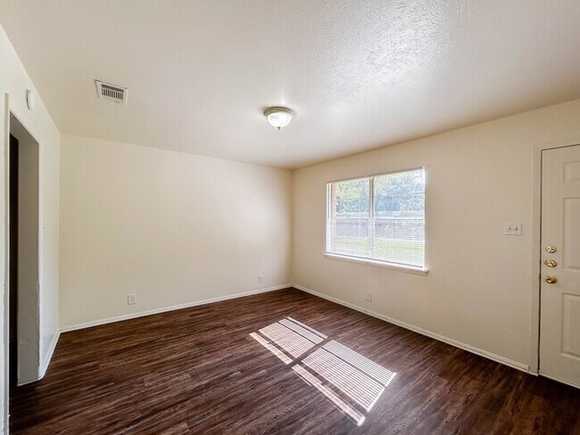 Photo - 3805 Atlas Dr