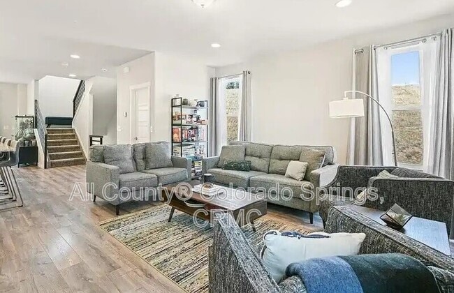 Photo - 4350 Parkwood Trail