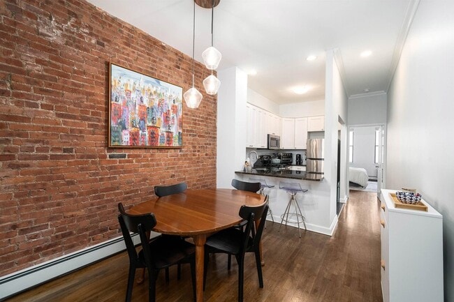 Photo - 257 12th St