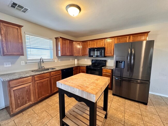 Photo - Newer 3 Bedroom off I-240- Move in Deposit-Free! (If Qualified)