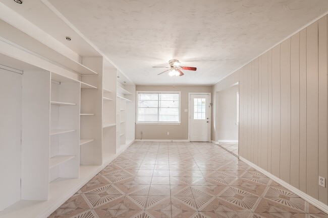 Photo - 4610 Anice St