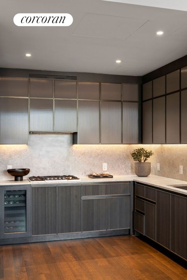 Photo - 515 W 18th St