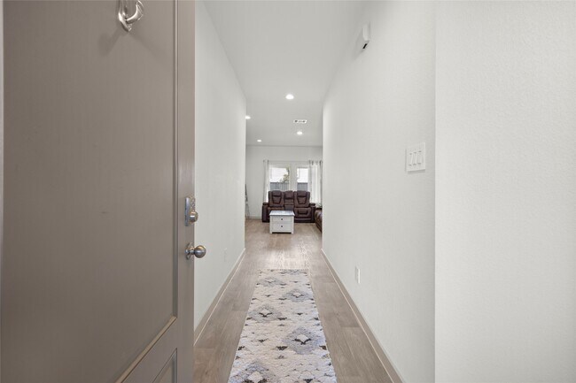 Photo - 1134 Della Ln