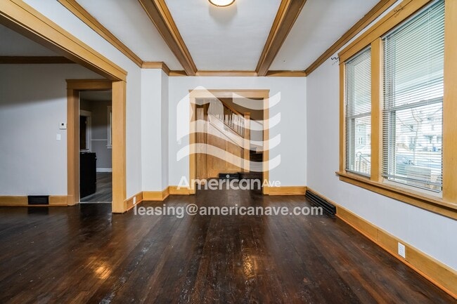 Photo - 1704 Flett Ave