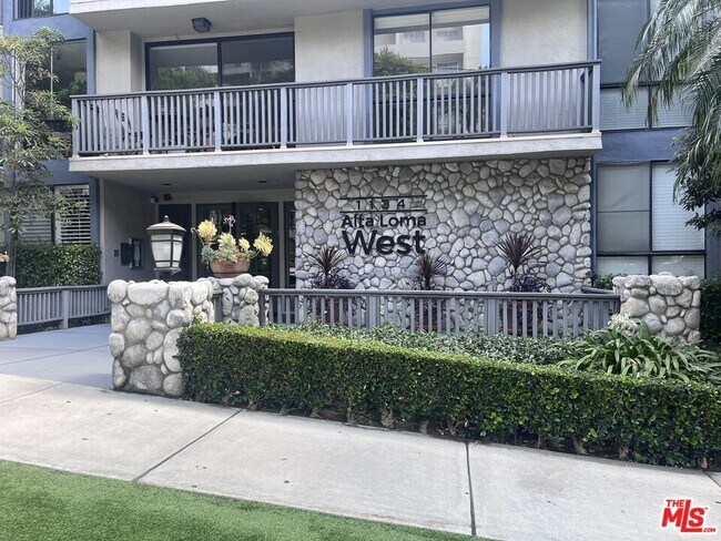 Photo - 1134 Alta Loma Rd Condo Unit 306