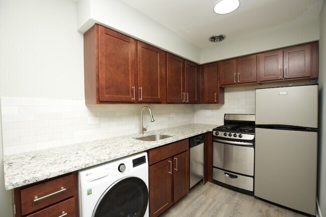 Photo - 448 W Barry Ave Unidad 714