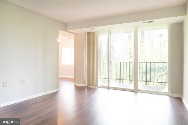 Photo - 1554 Northgate Square Unit 22A