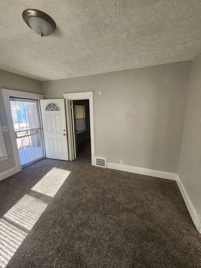 Photo - 739 E 165th St Unit Downstairs