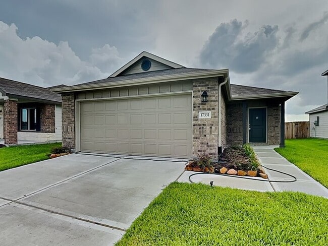 Building Photo - 17331 Roxboro Ln Rental