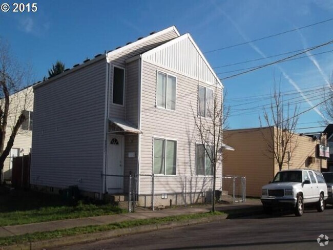 Building Photo - 2 bdrm duplex Woodstock - fenced patio in ... Rental