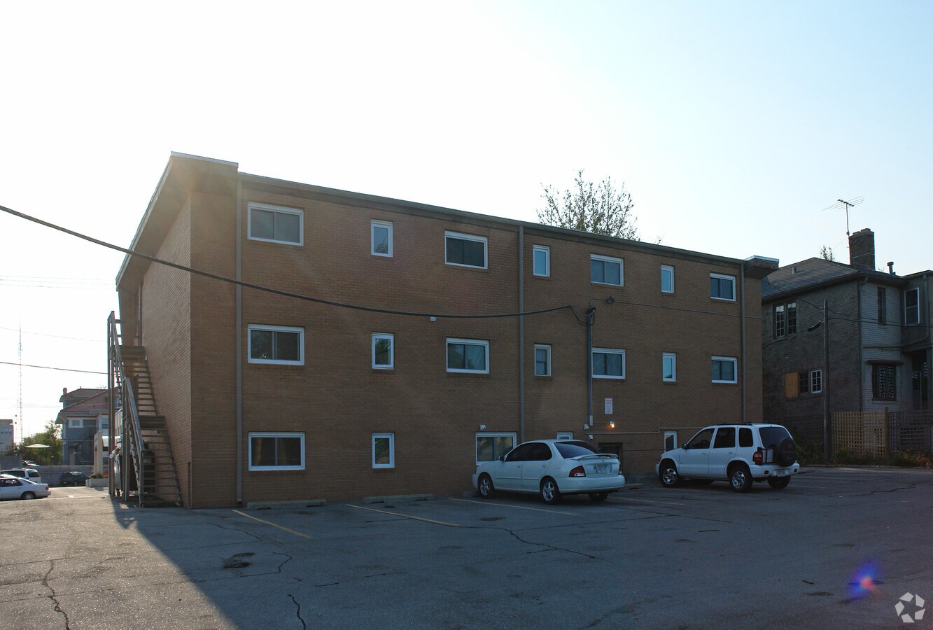 Photo - 404 Building 404 Building - The Lund Company