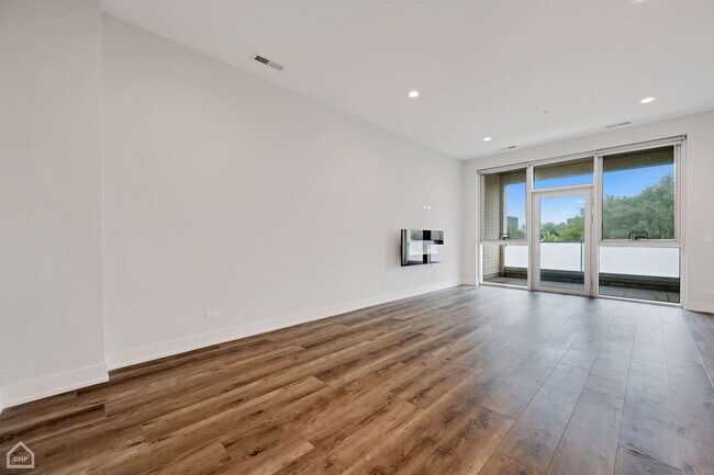 Photo - 1957 N Fairfield Ave Unidad 4A