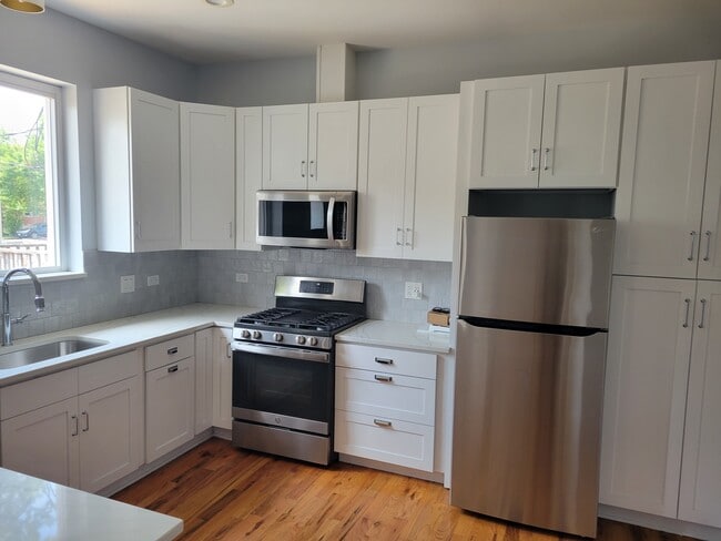 Photo - 3405 S Lituanica Ave Unidad CH