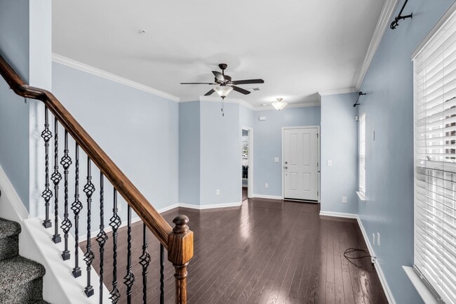 Photo - 2031 Hemlock Dr