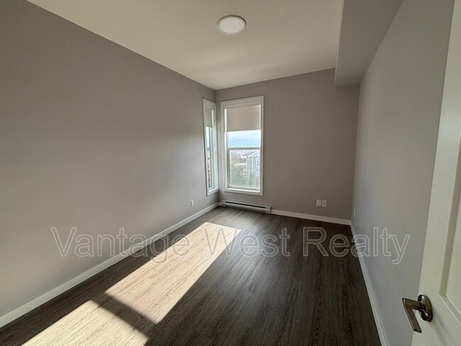 685-685 Boynton Pl
