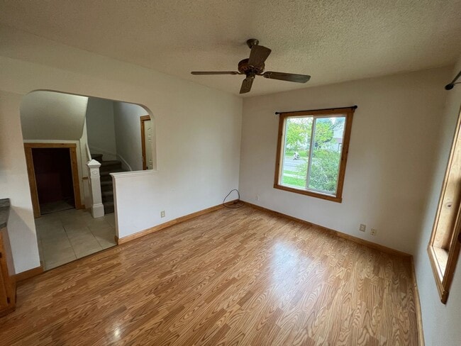 1227 Grand Ave