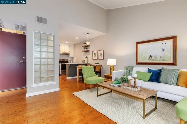 Photo - 2716 Oak Rd Unit 107