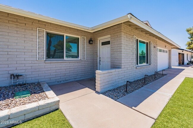 Photo - 2033 E Harvard Dr