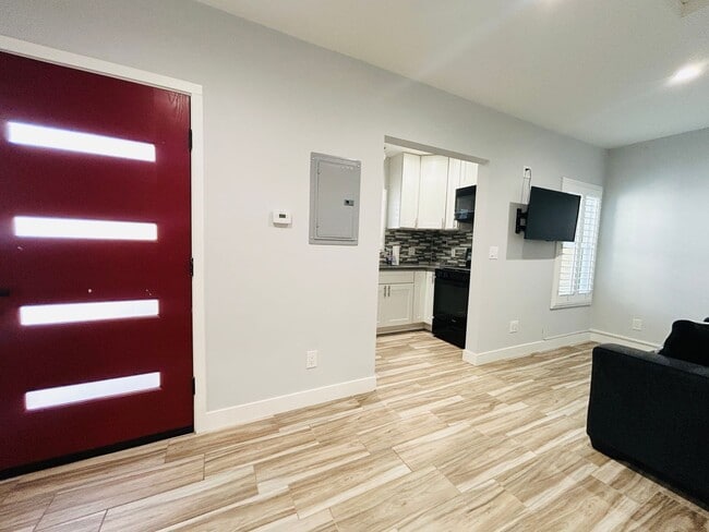 Photo - 8828 Haas Ave Unidad 8828 Haas