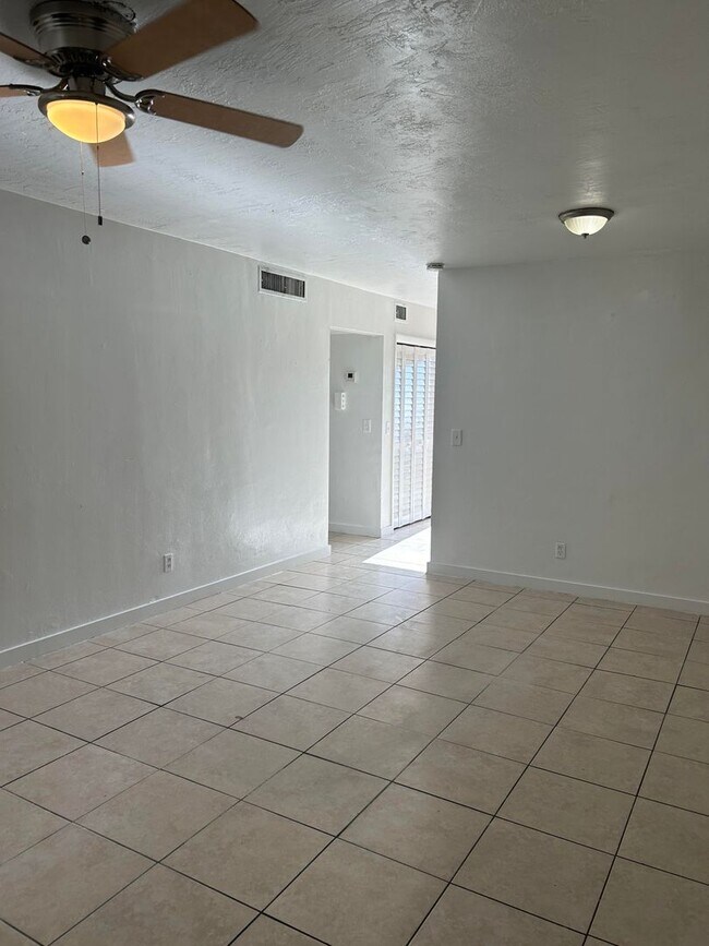 Photo - 1 Bed / 1 Bath Unit 14002 NE 2nd Ct
