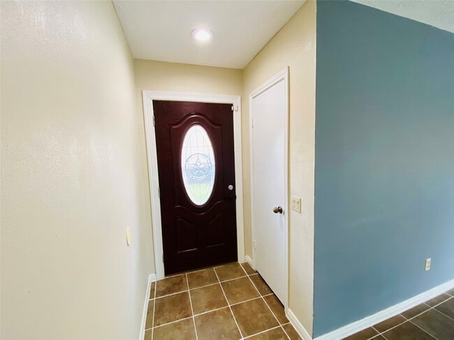 Photo - 2001 Highland Hills Dr