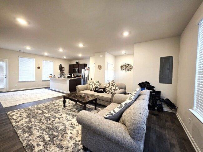 Photo - 407 Stream Valley Ct