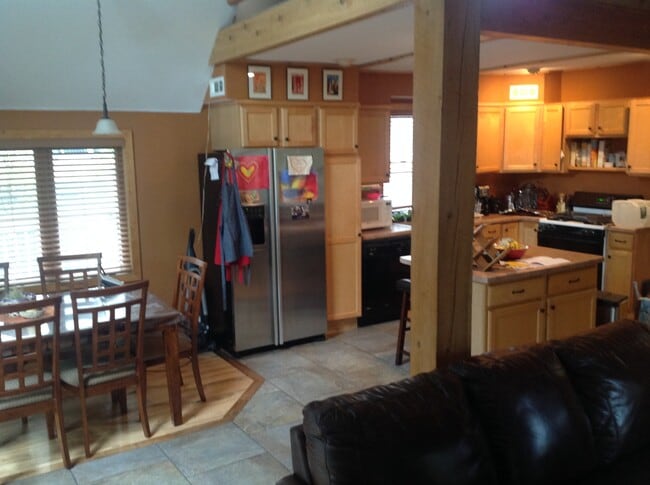 Photo - 1920 N Water St Unidad 1920 N Water st Upper