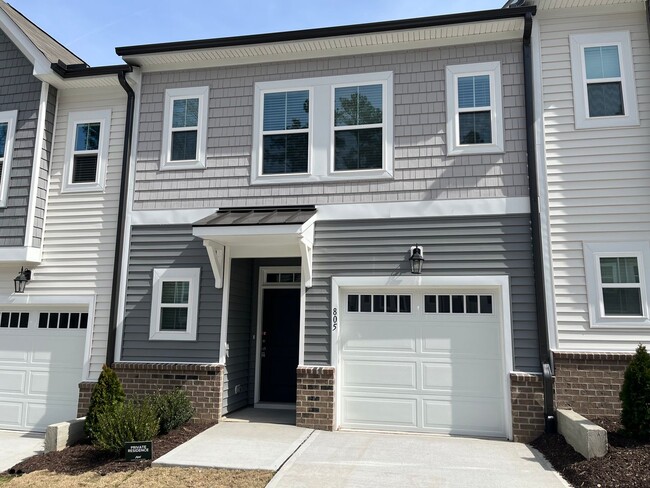 Building Photo - **OFFERING RENT PROMOTION FOR FIRST 6 MONTHS** Stunning 3BD, 2.5BA Raleigh Townhome With Easy Acc...