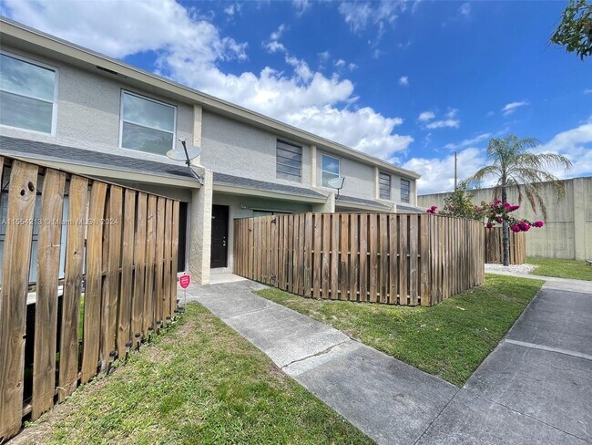 Photo - 2462 NW 52nd Ave