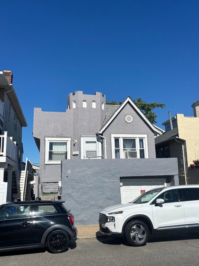 Building Photo - 41 Indiana Ave Unit 2