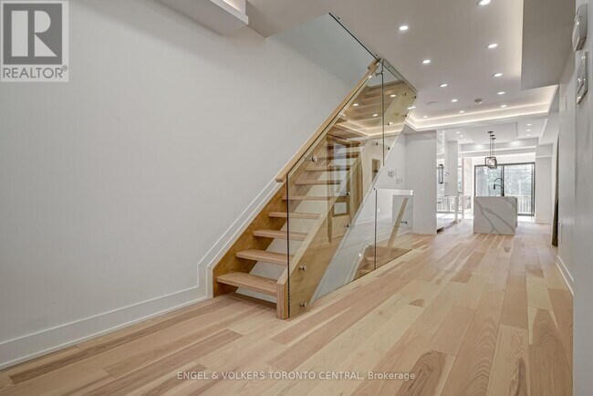 Photo - 230 Willow Ave