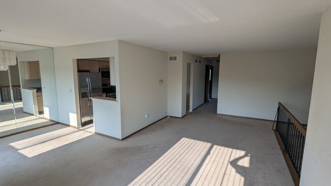 Photo - 541 Commanche Trl